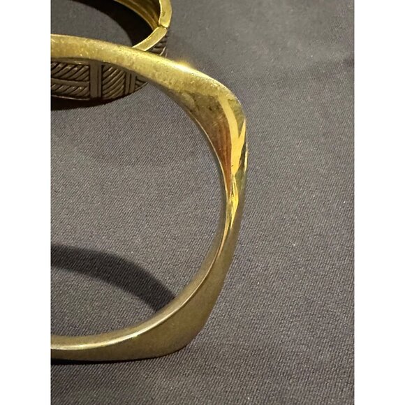 Bundle of 2 Gold Tone Bangles Costume Style - Picture 3 of 10